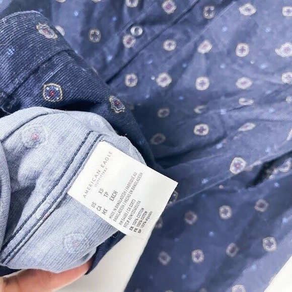 American Eagle Corduroy Button Down Shirt Mens Classic Fit Long Sleeve XS NWT - Picture 7 of 10
